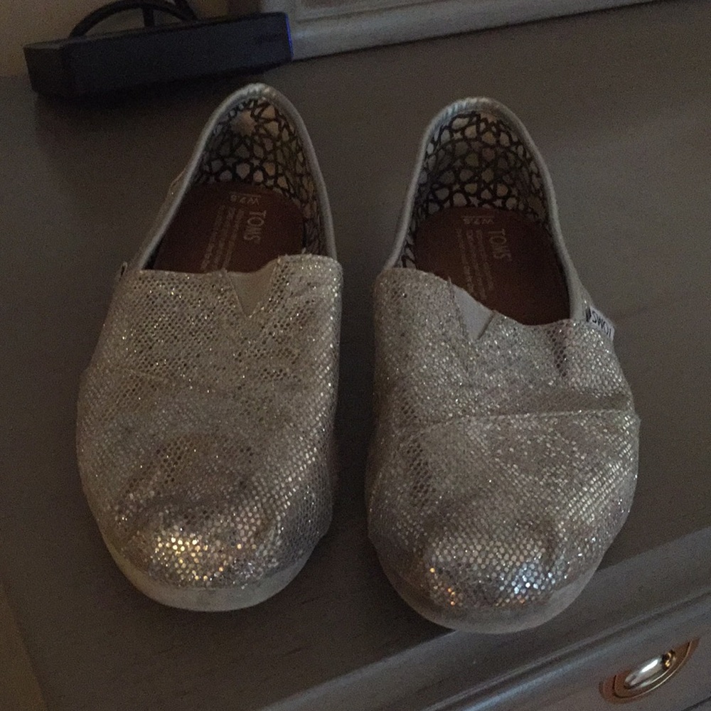 Toms